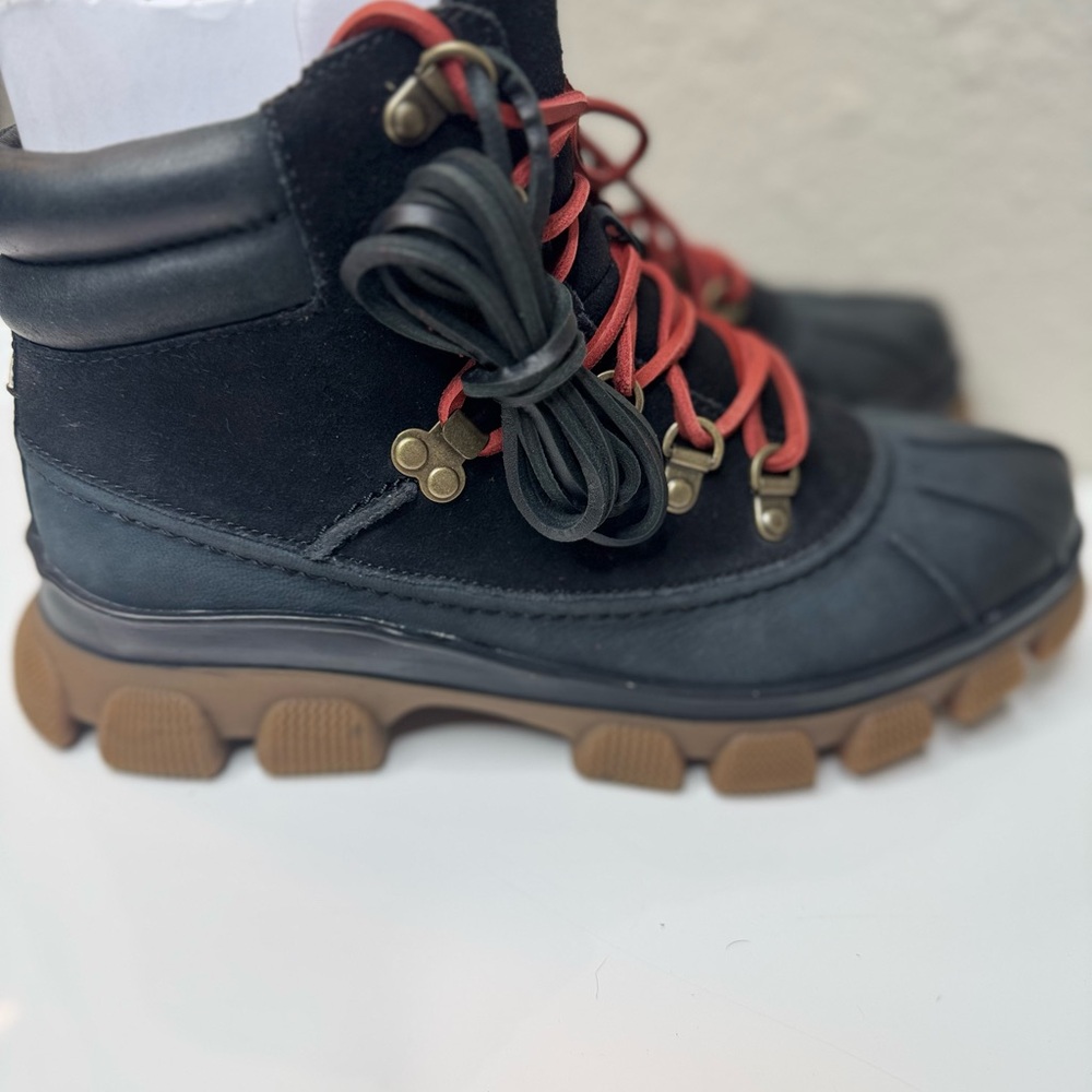 Sperry Black and Red women’s Boots with Brown Sole